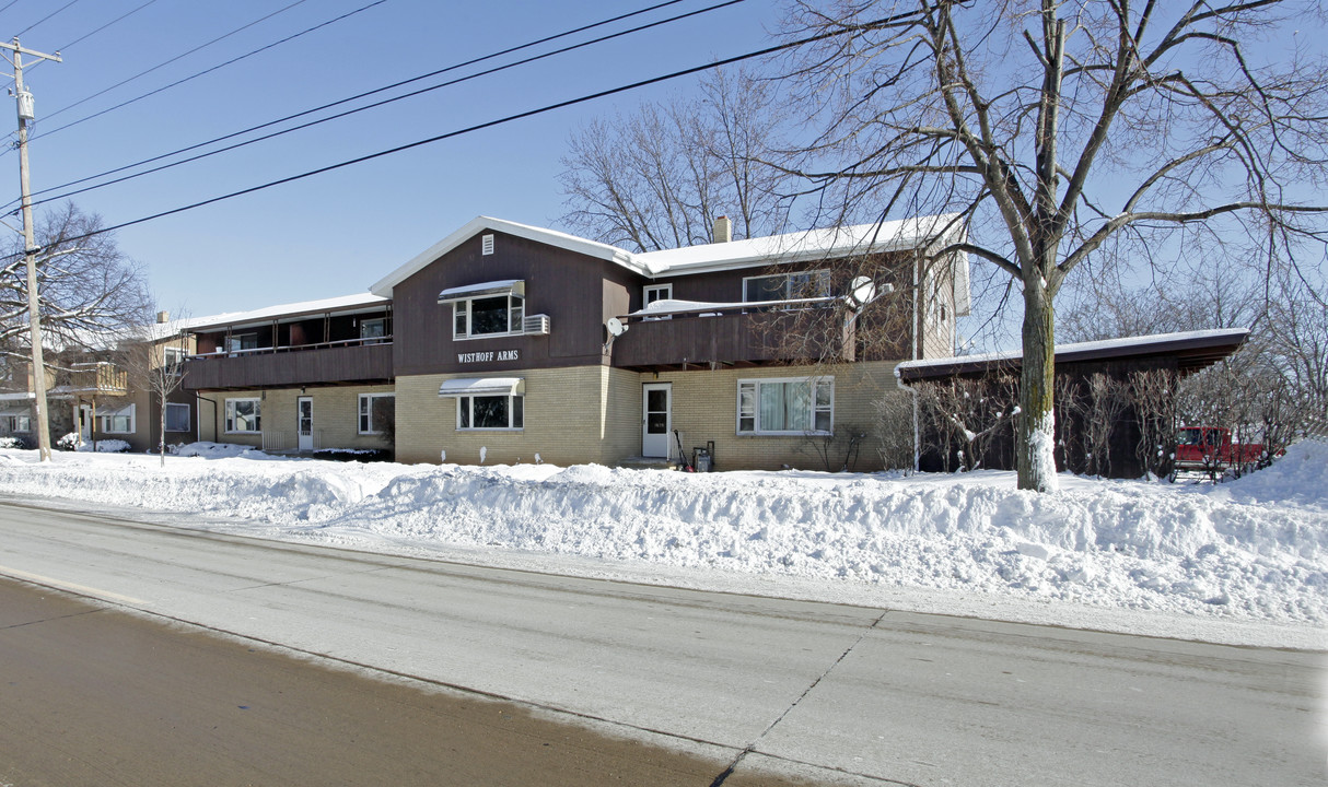 Wisthoff Arms in Appleton, WI - Building Photo