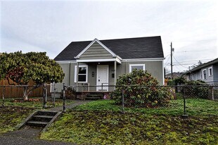 7025 S Puget Sound Ave in Tacoma, WA - Building Photo