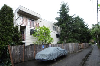 JW WEDGWOOD in Seattle, WA - Foto de edificio - Building Photo