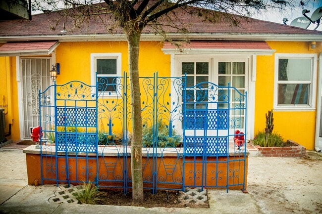 2420 Teviot St in Los Angeles, CA - Building Photo - Building Photo