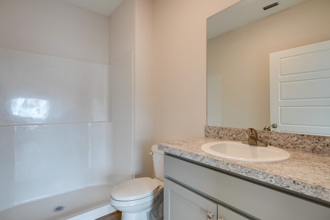 Starling Grove Apartments in Macclenny, FL - Building Photo - Interior Photo