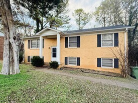 3912 NW Neptune Dr in Huntsville, AL - Building Photo