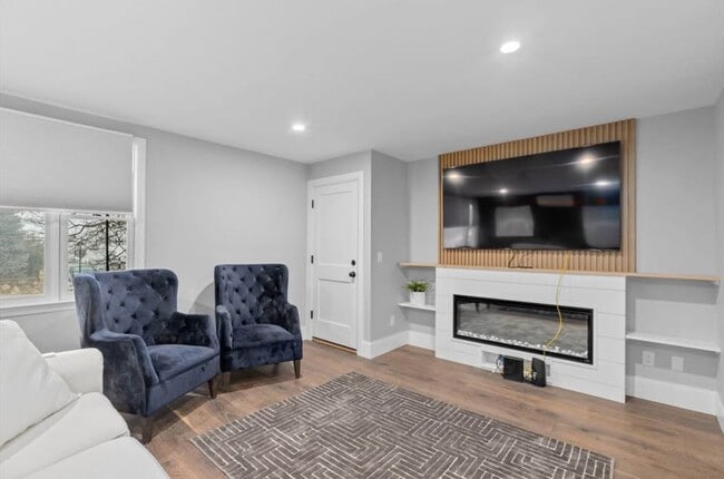 306 Plantation St, Unit 1