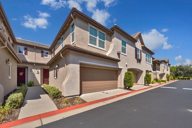 204 Cezanne Ln in Folsom, CA - Building Photo - Building Photo