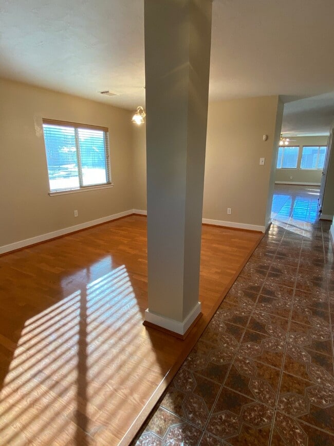 property at 19803 Falcon Hill Ct