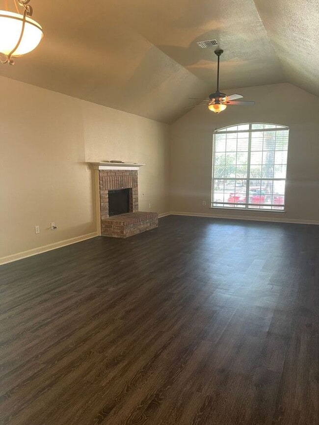 7816 Rogue River Trail in Fort Worth, TX - Building Photo - Building Photo