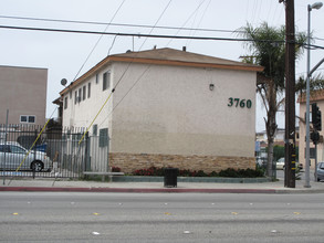 3760 El Segundo Blvd in Hawthorne, CA - Foto de edificio - Building Photo