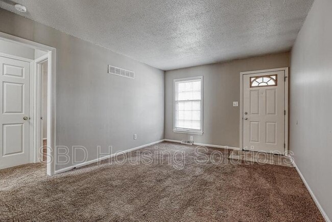 701 NE Columbus St in Lee's Summit, MO - Building Photo - Building Photo