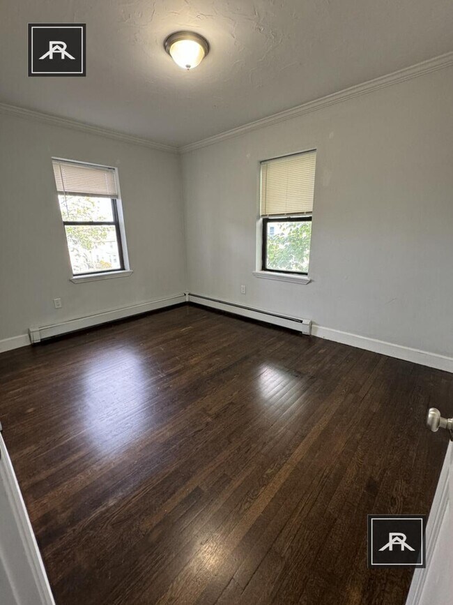 437 Walnut Ave in Boston, MA - Building Photo - Building Photo
