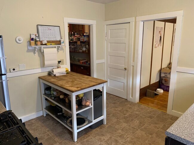 216C South St, Unit 3 in Boston, MA - Building Photo - Building Photo