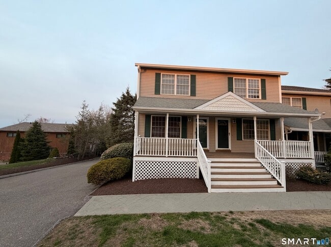 39 Coram Rd in Shelton, CT - Building Photo - Building Photo