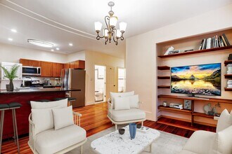 126 Day St, Unit 3 in Boston, MA - Foto de edificio - Building Photo