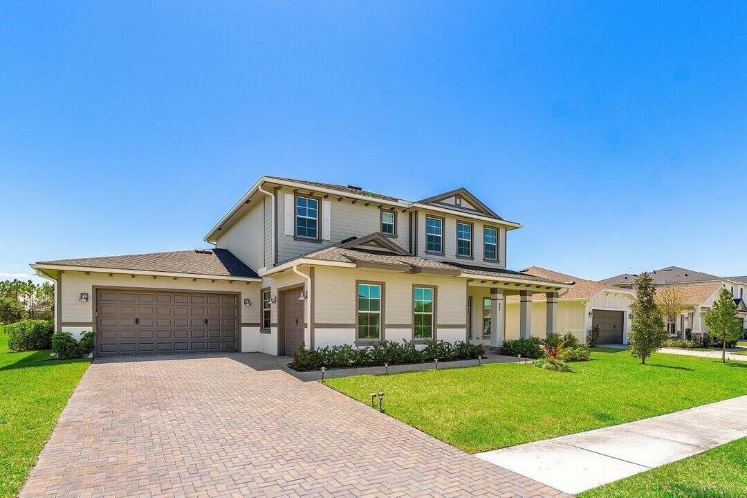 686 Hookline Cir in Loxahatchee, FL - Building Photo