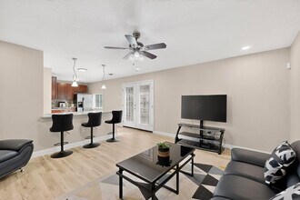 130 Cambridge Dr in Cedar Hill, TX - Building Photo - Building Photo