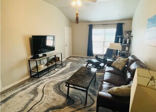 2109 N Avenue J in Lubbock, TX - Building Photo - Building Photo