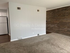 12 Simpson St in Geneva, IL - Building Photo - Building Photo