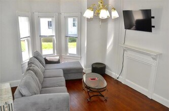 41 Annandale Rd in Newport, RI - Building Photo - Building Photo
