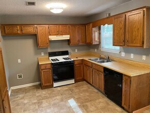 716 Rosewood Dr in Benton, AR - Building Photo - Building Photo