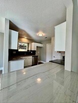 5719 Verracio Ct, Unit 329 in San Antonio, TX - Building Photo