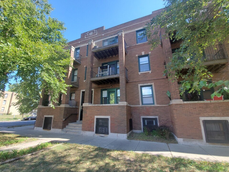 5003 S Prairie Ave in Chicago, IL - Building Photo