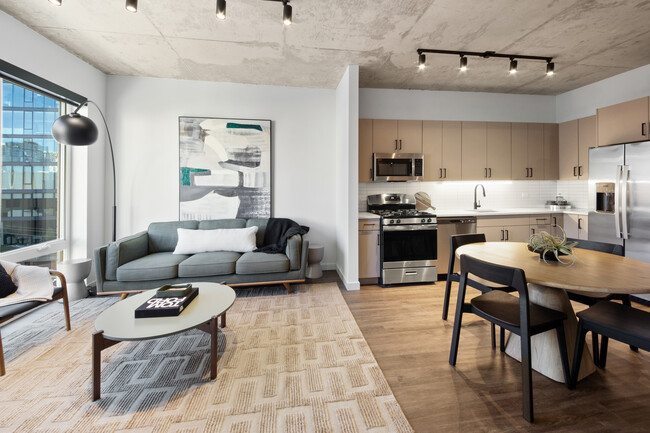 Hugo River North in Chicago, IL - Building Photo - Building Photo