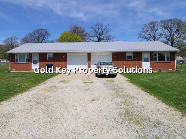 818-820 Cossack Dr in Middletown, IN - Building Photo - Building Photo