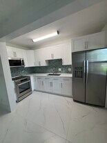 5050 Bayview Dr, Unit 6 in Fort Lauderdale, FL - Building Photo