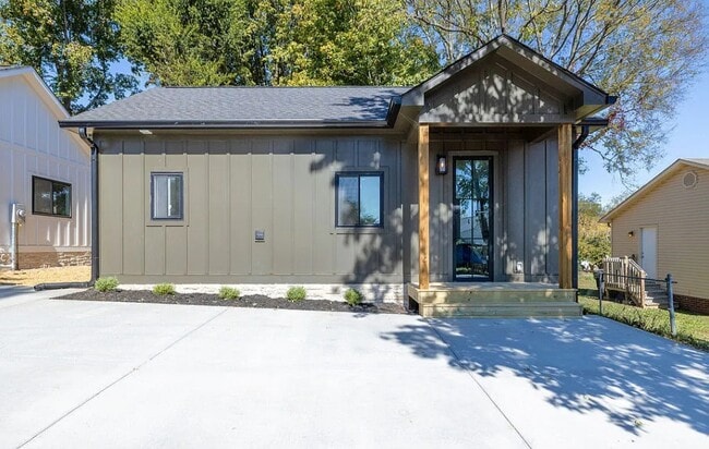 property at 1905 Highland Ave