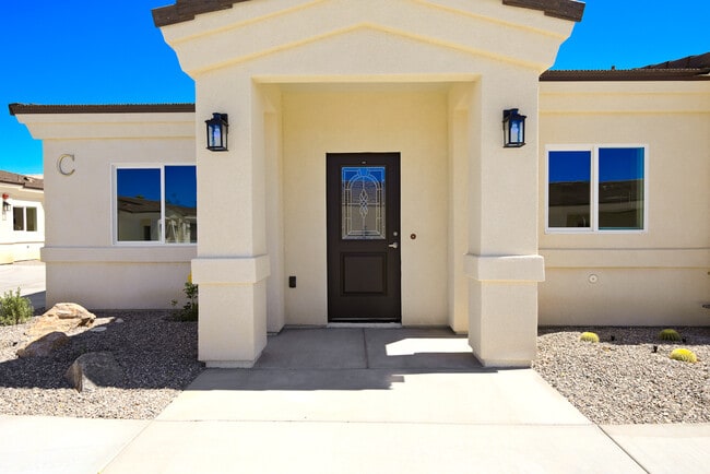 2860 Jamaica Blvd S in Lake Havasu City, AZ - Building Photo - Building Photo
