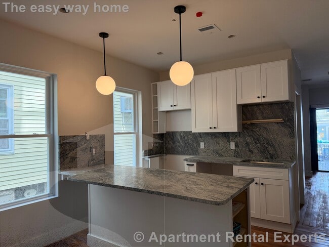 82 Marion St, Unit #1