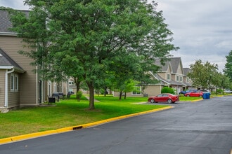 Prairie Crossing in Lakeville, MN - Building Photo - Building Photo