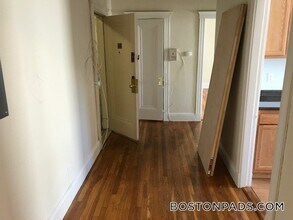 1810 Commonwealth Ave, Unit 34 in Boston, MA - Building Photo - Building Photo