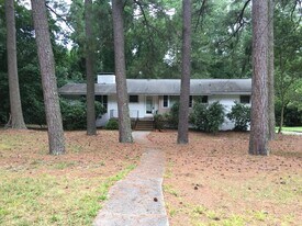 717 Williams Cir in Chapel Hill, NC - Building Photo