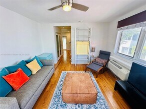 745 13th St, Unit 17 in Miami Beach, FL - Building Photo - Building Photo