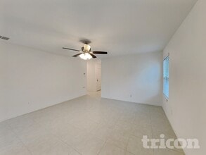 812 Odlozil Ln in Ennis, TX - Foto de edificio - Building Photo