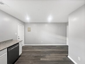 4344 Roberton Ave in Baltimore, MD - Building Photo - Building Photo