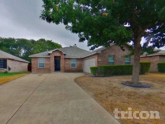 2506 Eastwood Dr in Lancaster, TX - Foto de edificio - Building Photo