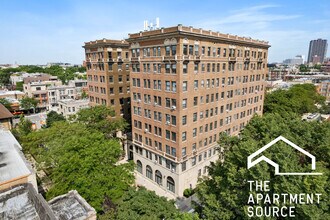 540 W Briar Pl in Chicago, IL - Building Photo - Building Photo