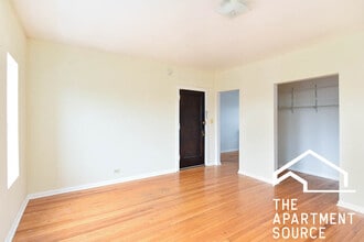 2661 N Spaulding Ave in Chicago, IL - Foto de edificio - Building Photo