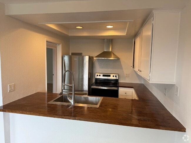 33412 Cheltam Way in Dana Point, CA - Foto de edificio - Building Photo