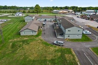 Windmill Apartments in Indianapolis, IN - Building Photo - Building Photo