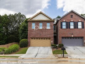 5905 Oakbrook Lake Ct in Norcross, GA - Building Photo