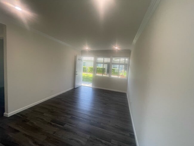 1669 N Hollywood Way, Unit 1669