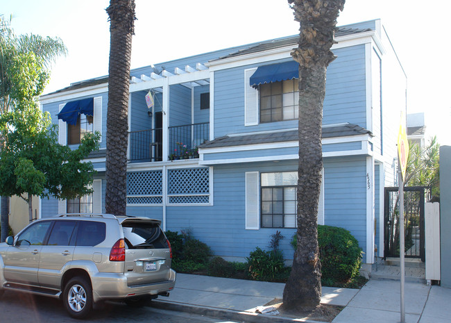 4565-4571 Park Blvd in San Diego, CA - Foto de edificio - Building Photo