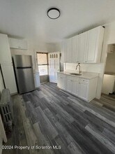 414 Brown Ct in Dunmore, PA - Building Photo - Building Photo