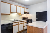 Windsor Lakes Apartment Homes in Woodridge, IL - Building Photo - Building Photo