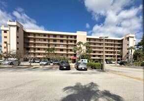 7770 Tahiti Ln, Unit 2020 in Greenacres, FL - Building Photo