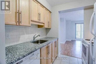 60 Town Centre Court in Toronto, ON - Building Photo - Building Photo