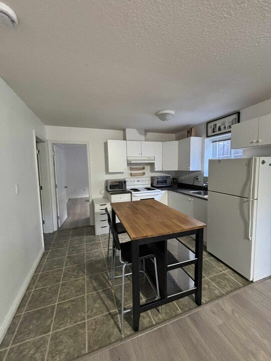 12693 67B Av in Surrey, BC - Building Photo