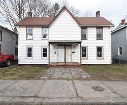 140 Front St in Port Jervis, NY - Building Photo